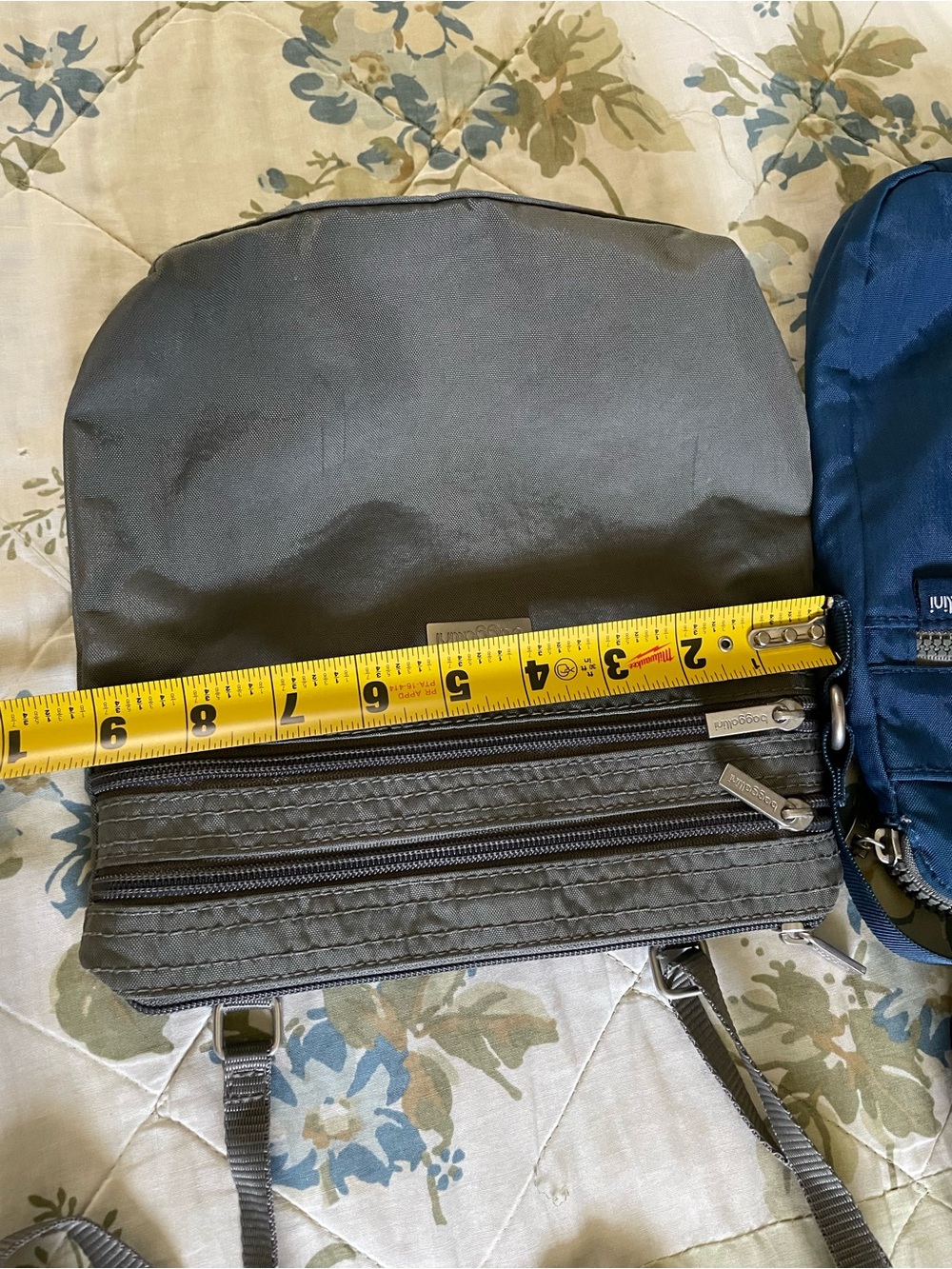 Baggallini bags/Crossbody bags - Picture 10 of 12